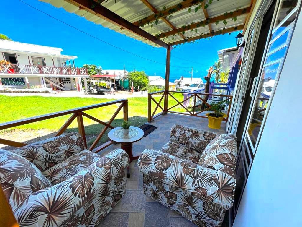 Posada Villa Bryan Rocky Point Buitenkant foto