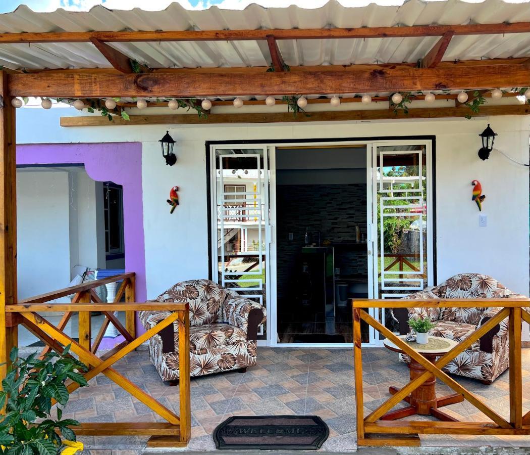 Posada Villa Bryan Rocky Point Buitenkant foto
